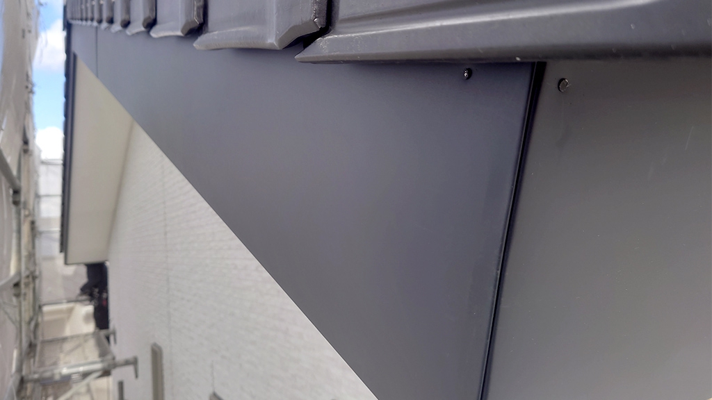 破風トタン巻工事：福島県伊達市の屋根と雨どいの専門店：駒田板金