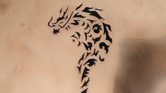 ドラゴンの細工：福島県伊達市の屋根と雨どいの専門店：駒田板金